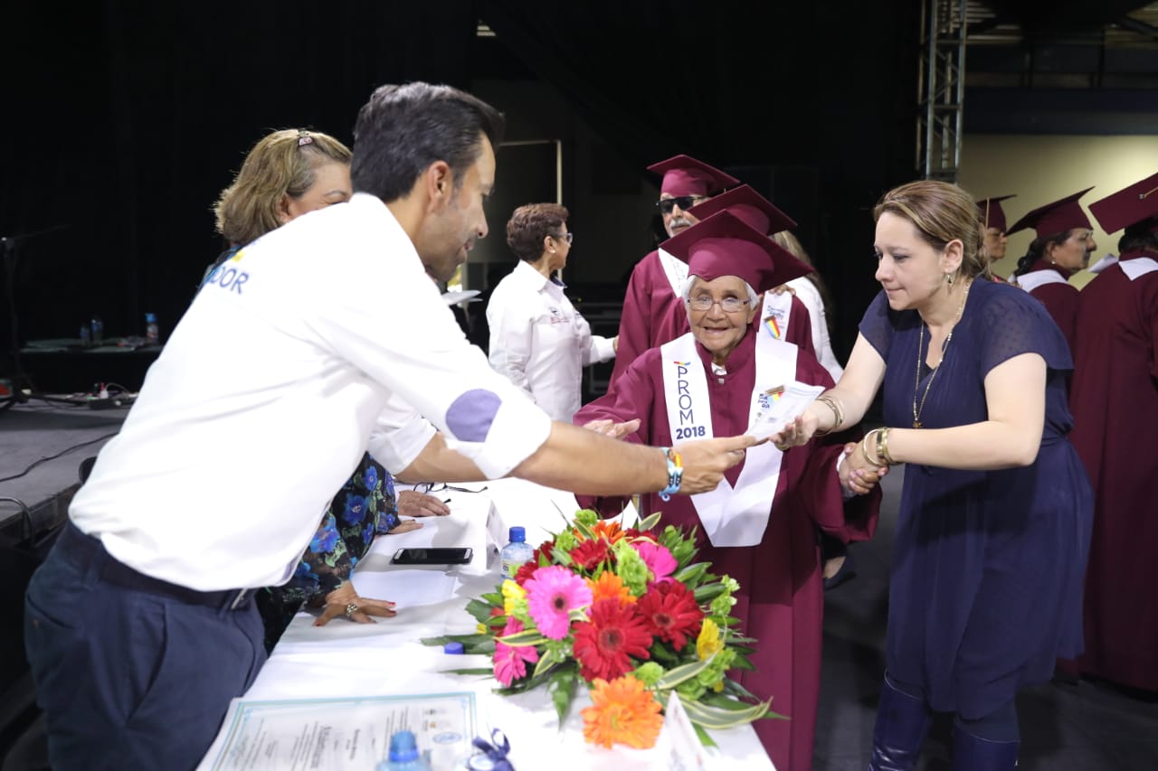 Un impulso a la educación del adulto mayor en Cundinamarca