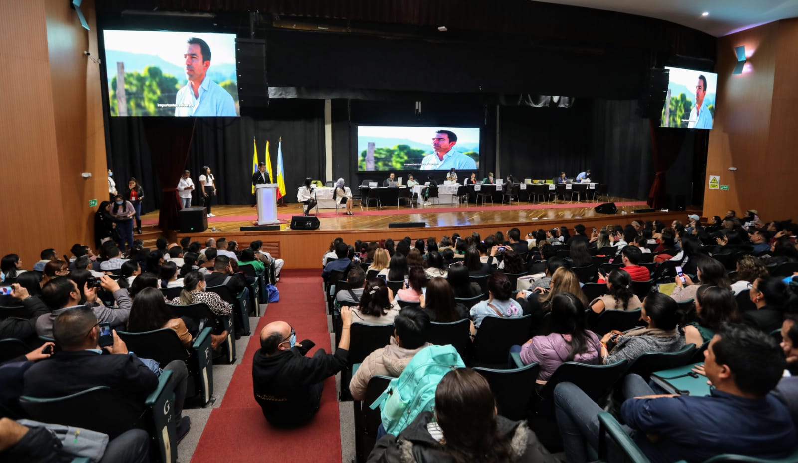 Los mejores docentes se posesionaron ante autoridades educativas departamentales

