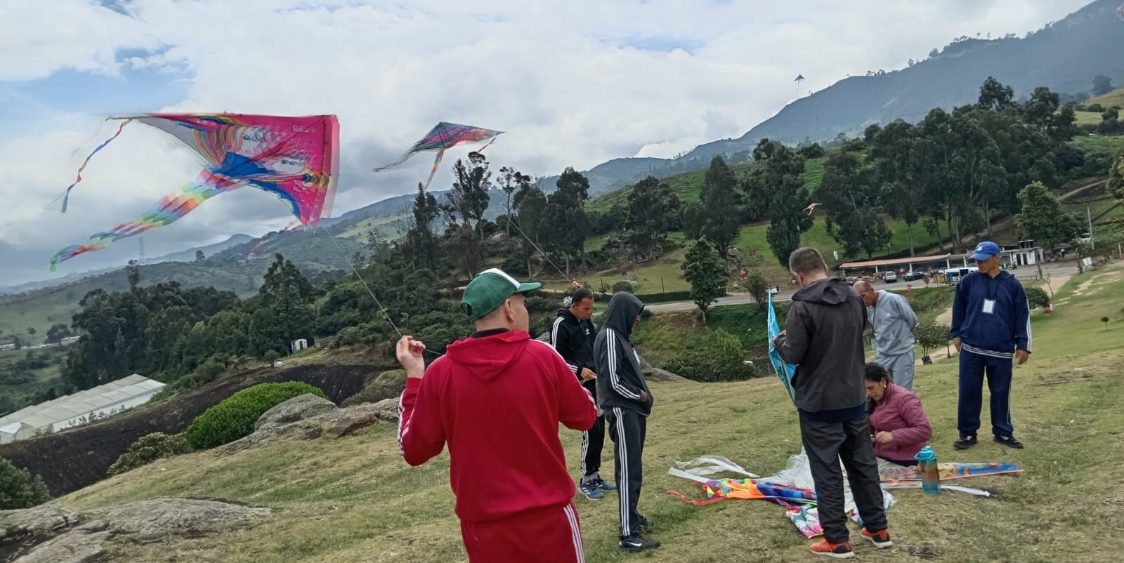 En sintonía con los vientos de agosto, el centro de protección  La Colonia tuvo su festival de cometas 


