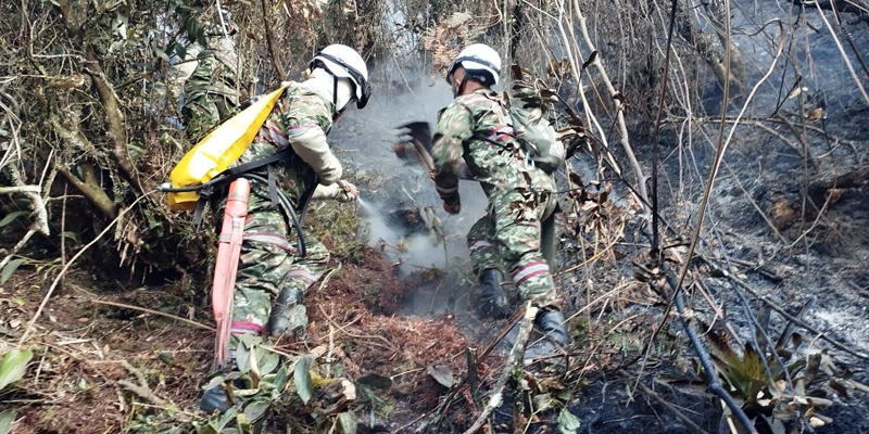 La Gobernación de Cundinamarca continúa liderando esfuerzos para extinguir el incendio en Soacha





